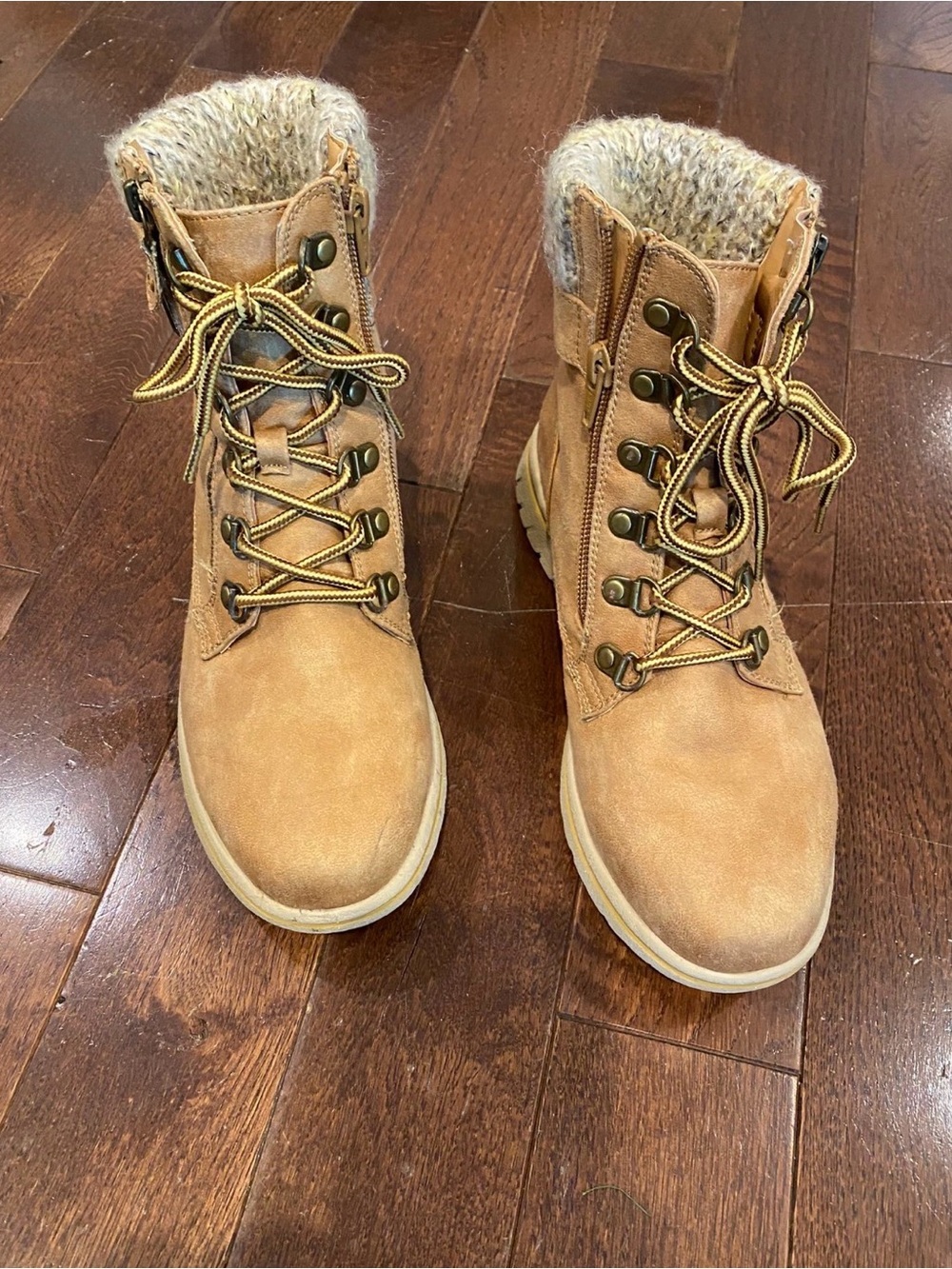 Cliffs by WHITE MOUNTAIN Tan Lace-Up Cute Fall/Winter Boots w/ easy Side Zip